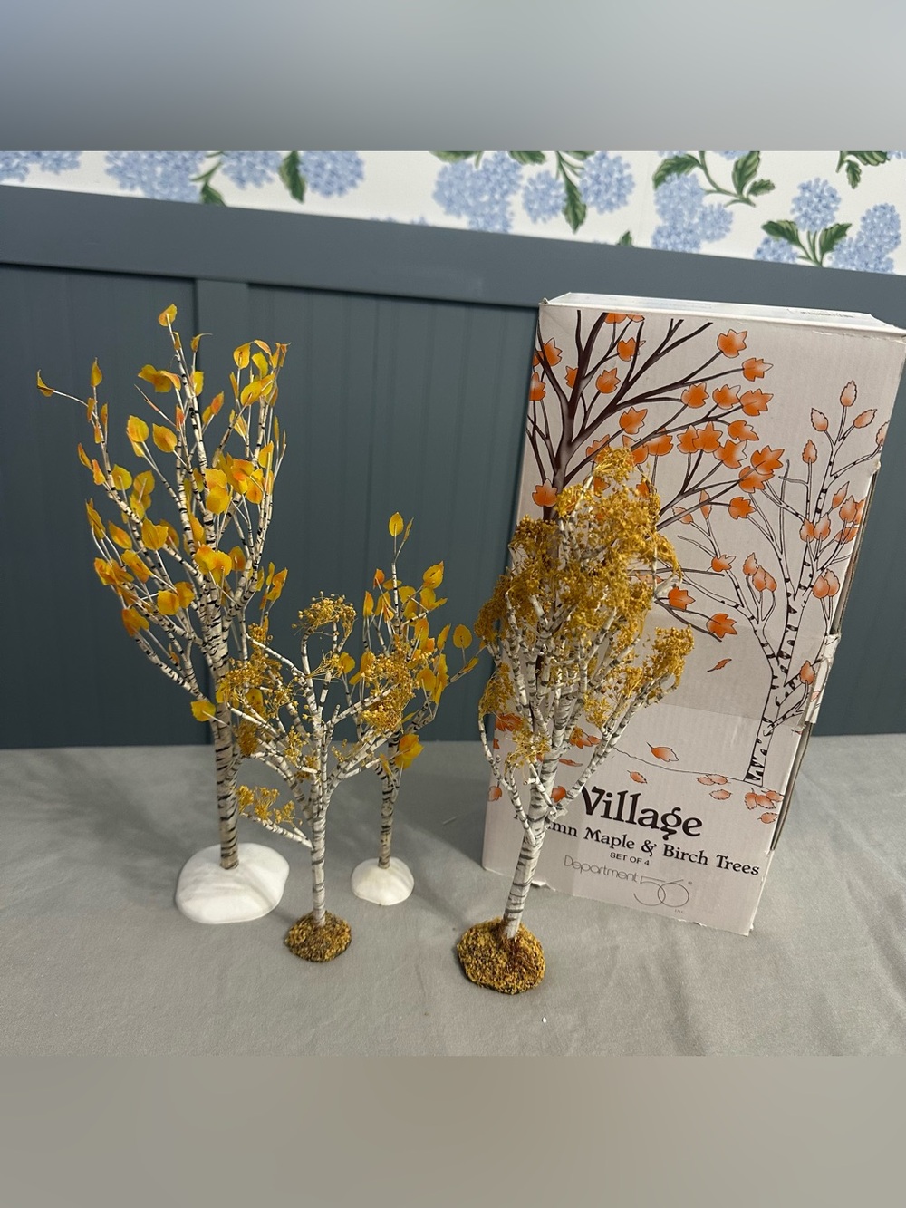 Dept 56 Fall Autumn Yellow Trees Set of 4 Village Accessories Box 5652655
